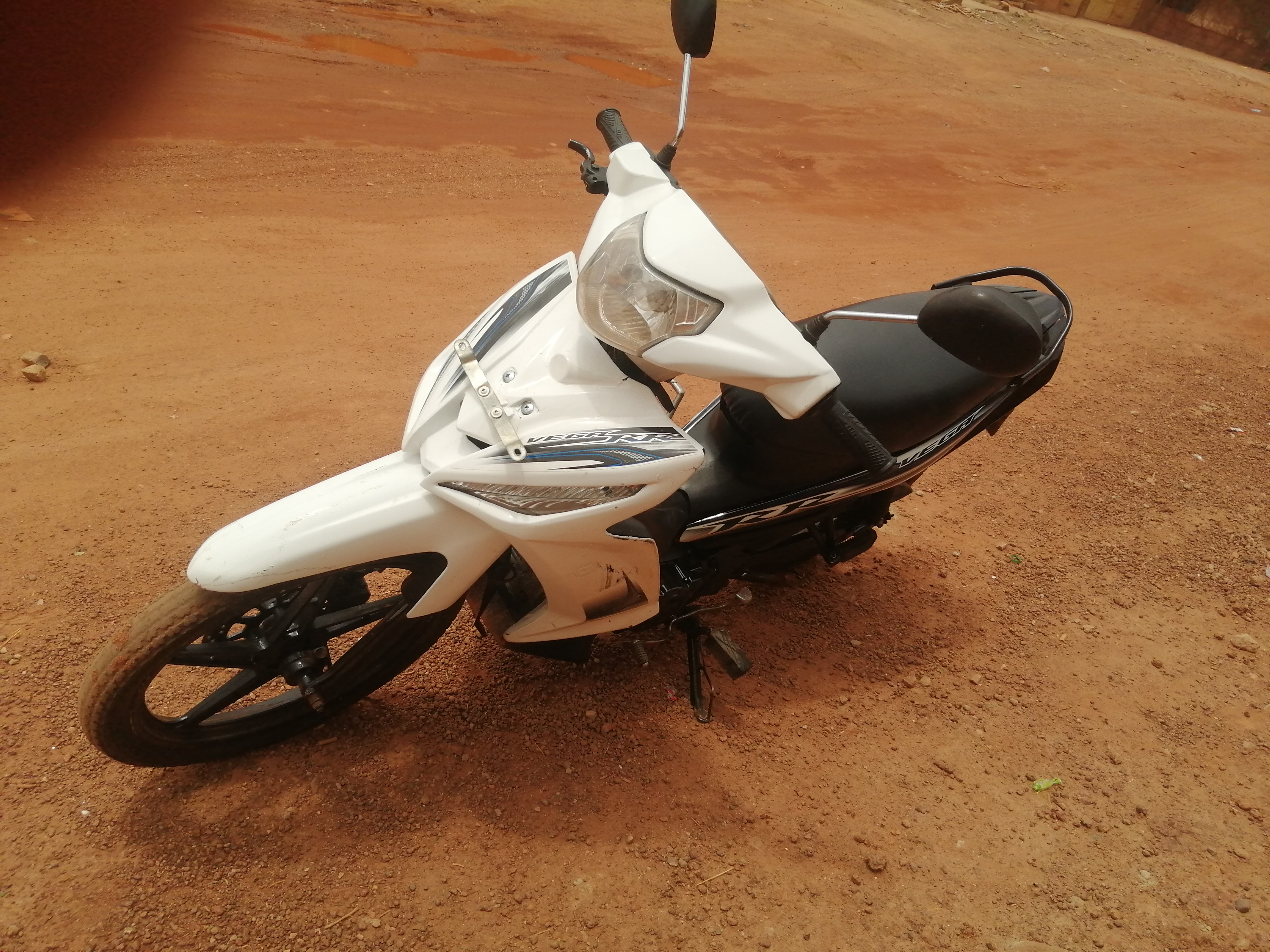 Une moto Vegas générique en Burkina Faso 