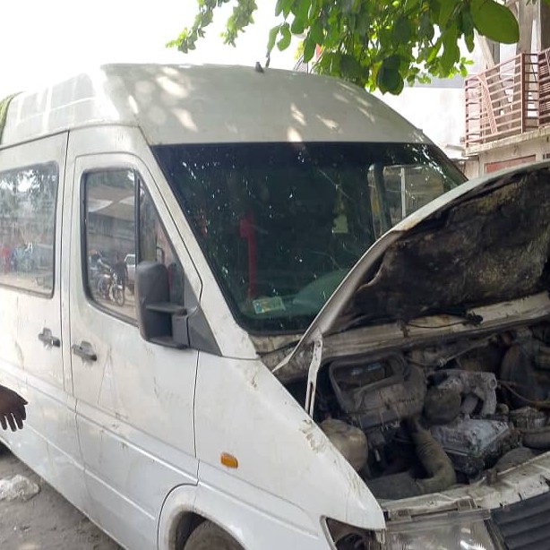 Management Consult car Kinshasa à Kinshasa 