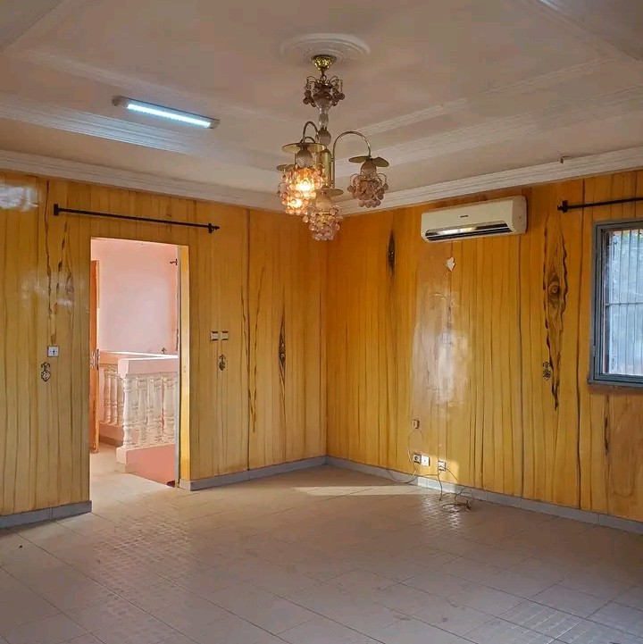 Villa 4chammbres à louer à dasasgho à Ouagadougou 