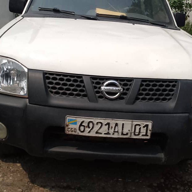 Chez le manager met en Nissan hard body