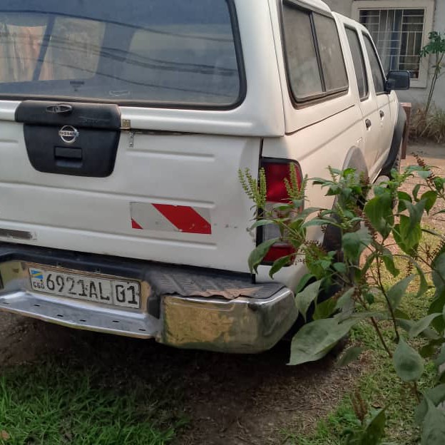 Chez le manager met en Nissan hard body en Democratic Republic of the Congo 