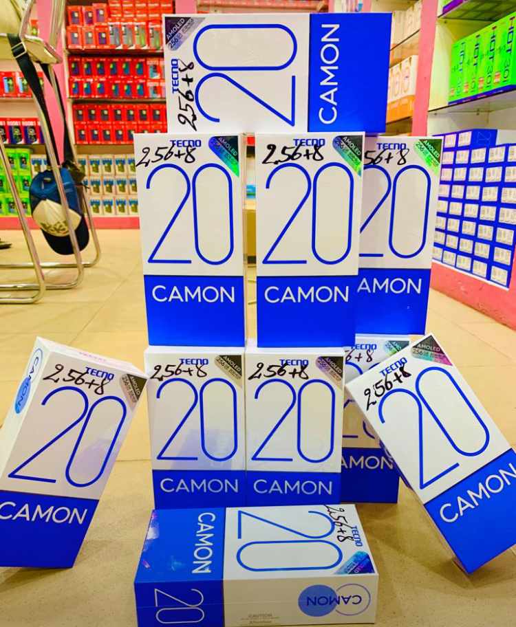 TECNO Camon 20 neuf sceller